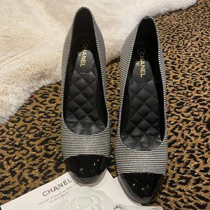 CHANEL Patent Cap Toe Pearl Pumps  black white metallic Size 39 = USA size 8